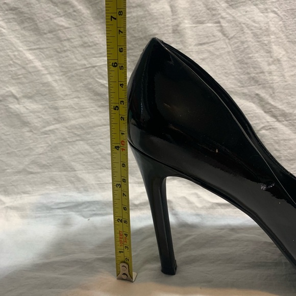 Jessica Simpson round toe heels - Picture 8 of 8